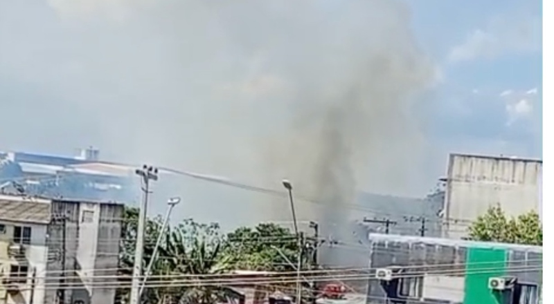 Incêndio atinge área de vegetação